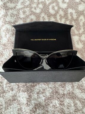 SALE Prive Revaux Black Cat-Eye Sunglasses with Case